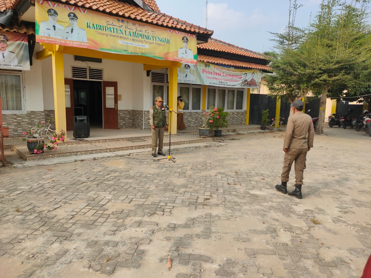 Apel Mingguan Di Halaman Kantor Kecamatan Seputih agung (Senin, 09 Oktober 2023)